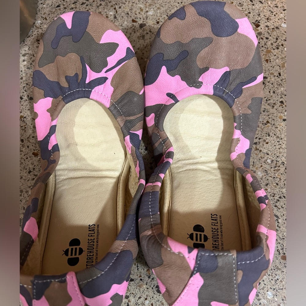 Women’s size 10 storehouse flats